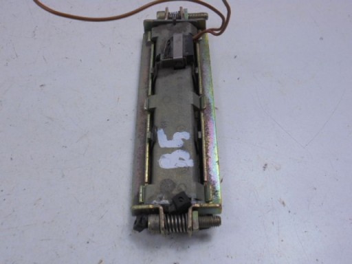 PASSAT B5 ПОДЪЕМНИК РУЧКИ БАГАЖНИКА 3B9827566B