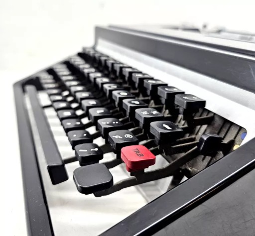 ПИШУЩАЯ МАШИНКА UNDERWOOD 320, СДЕЛАННАЯ В ИСПАНИИ