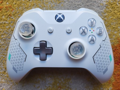Xbox ONE Sport White Pad — в очень хорошем состоянии
