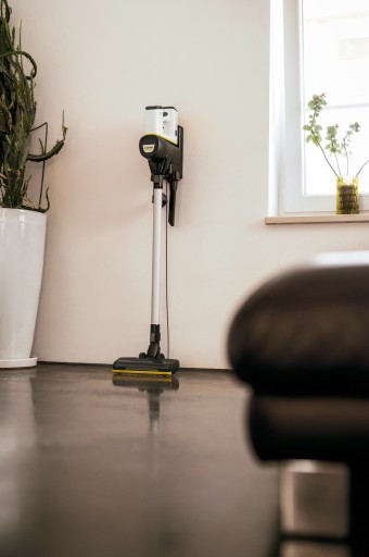 Karcher VC 6 Cordless OurFamily беспроводной пылесос вертикальный 1.198-670.0