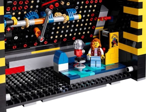 LEGO Icons Automat do gry Pac-Man 10323