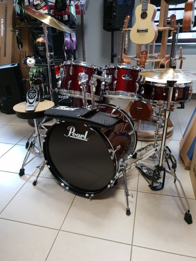 Барабаны Pearl Roadshow, 22 тарелки и палочки для стульев