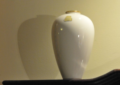 Lindner echt gold pękaty ze złotym pierścieniem 18 cm ecru