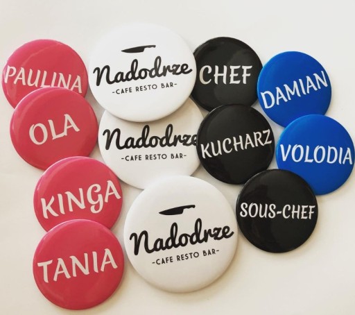 PRZYPINKI BUTTONY WPINKI 37mm Z WŁASNYM NADRUKIEM LOGO GRAFIKA TEKST