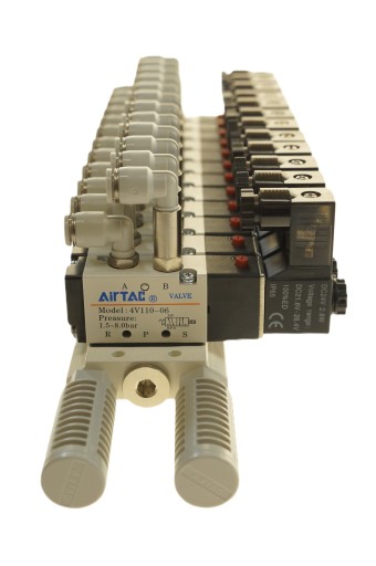 Wyspa 12 zaworowa AIRTAC Seria 100 5/2 - 1/8 - 12 V - 24V - 230 V