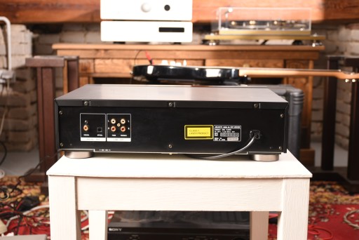 CD-проигрыватель Sony CDP-228 ESD, черный