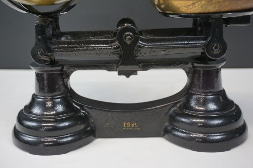 Торговые весы Old Librasco Anglia, кастрюли, гири, антикварный набор