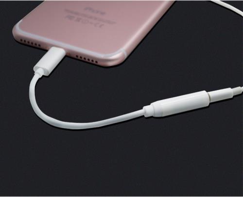 Адаптер мини-джек Apple Lightning 3,5 мм