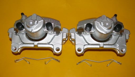 ЗАЖИМЫ ЛЕВЫЙ ПРАВЫЙ ПЕРЕДНИЙ AUDI A3 8P 312/30mm 07-13