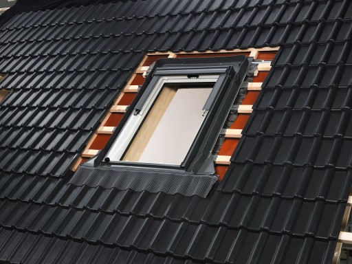 Velux Okno dachowe 3-szyby PREMIUM GLL1061B FK06 66x118+kołnierz+BDX+BFX