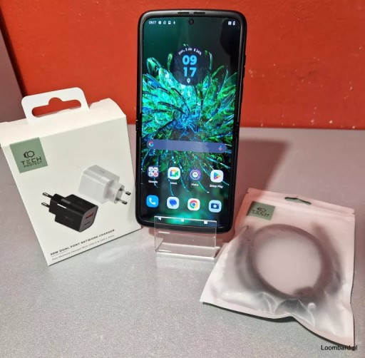 ТЕЛЕФОН MOTOROLA RAZR 2022 8 ГБ/256 ГБ