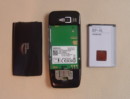 Мобильный телефон Nokia E52 128 МБ/1 ГБ 3G черный