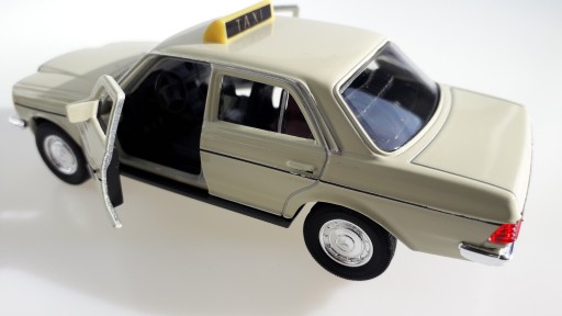 WELLY Mercedes-Benz W 123 TAXI, кремовый металлик, модель WELLY в масштабе 1:34