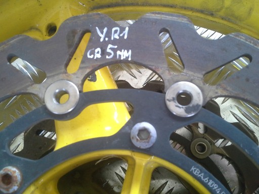 YAMAHA R1 передний тормозной диск.