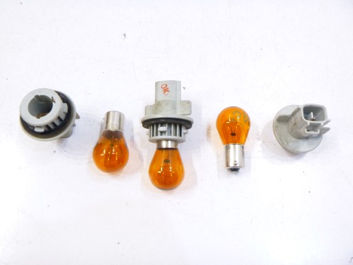 OPRAWKA KIERUNKU GNIAZDO ZAROWKI LAMPY NISSAN PIXO SUZUKI ALTO 2009-2014
