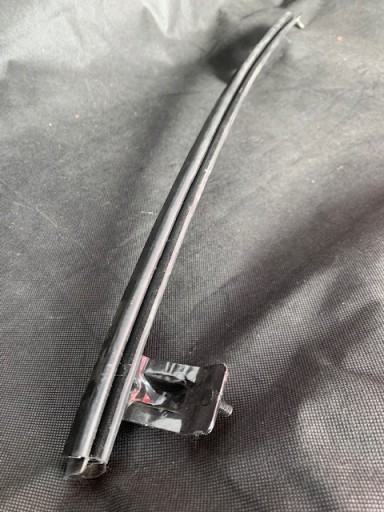 Направляющая окна передней двери Tesla X 1090501-00-C