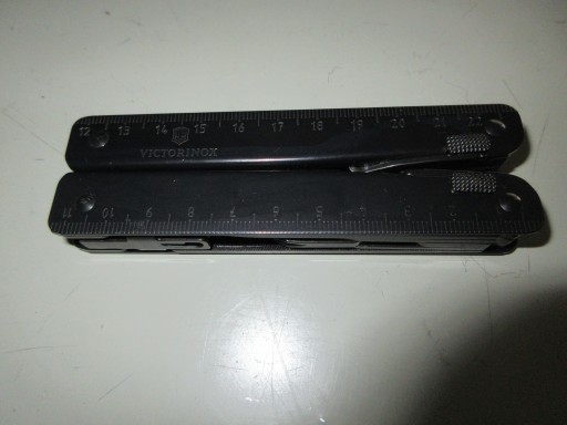 VICTORINOX WIELOFUNKCYJNE KOMBINERKI KIESZONKOWE