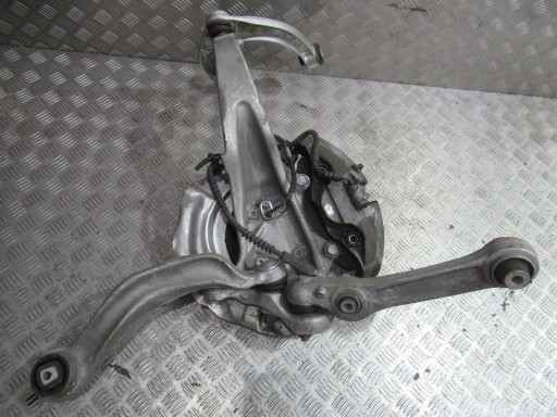 BMW 7 F01 LIFT 4.0D ПРАВЫЙ КУЛАК ТОРМОЗА