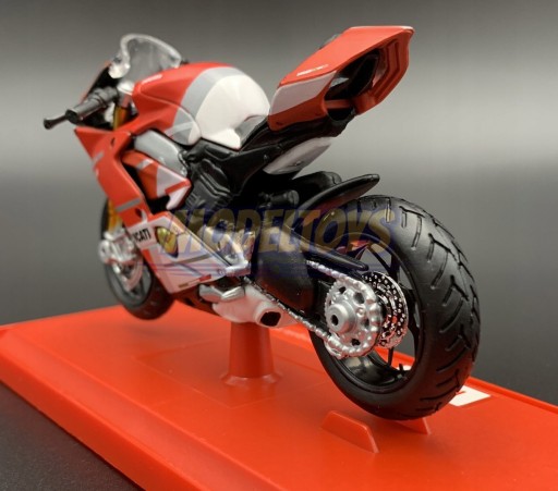 DUCATI Panigale V4 S Corse стенд 1:18 Maisto