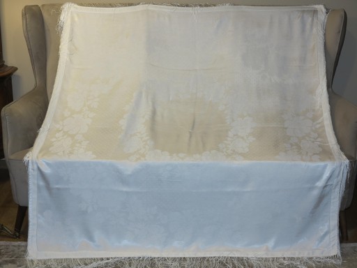 СПЕЦИАЛЬНЫЙ - WHITE BAW TABLECLOT - ШЕЛКОВЫЙ ДАМАСК СТРУЯЩАЯСЯ БАХОРКА 151/147+14