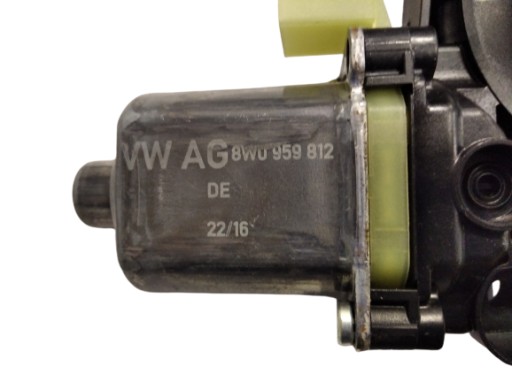 8W0959812 МОТОР ПОДЪЕМА СТЕКЛА AUDI A4 8W B9