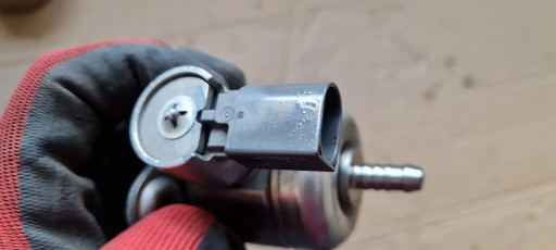 Q5 80A ТОПЛИВНЫЙ НАСОС 2.0 TFSI 06K127028J A4 B9 8W A5 VW AUDI