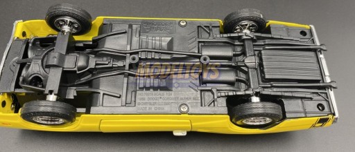 DODGE Coronet Super Bee 1969 1:24 Motormax 73315 желтый