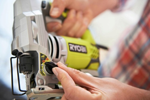 ЭЛЕКТРИЧЕСКИЙ ЛОББИЦ RYOBI 600ВТ ПИЛА RJS850-K РЕГУЛИРОВКА СКОРОСТИ + КОРПУС