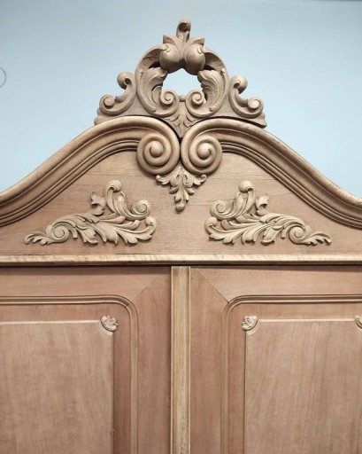 Красивый шкаф из орехового дерева Ludwikowska 3 AntiquesBrands