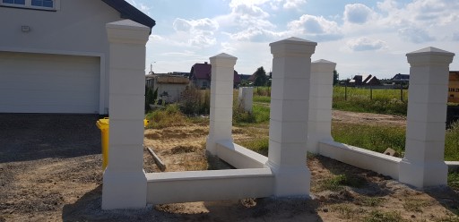 OGRODZENIA DWORKOWE ,SŁUPKI,PRZĘSŁA ,BETONOWE,HDS