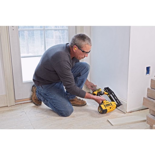 Гвоздезабиватель/гвоздезабиватель DeWalt DCN662NT-XJ, 18 В