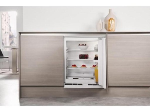 Встроенный холодильник Whirlpool ARG585.