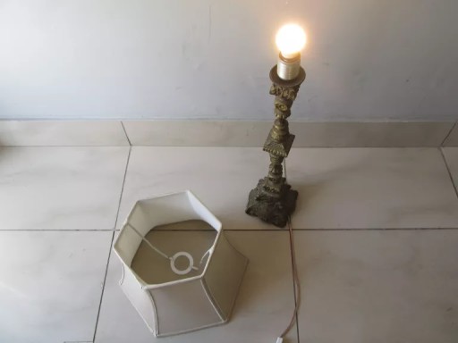LAMPA Z ABAŻUREM 72CM