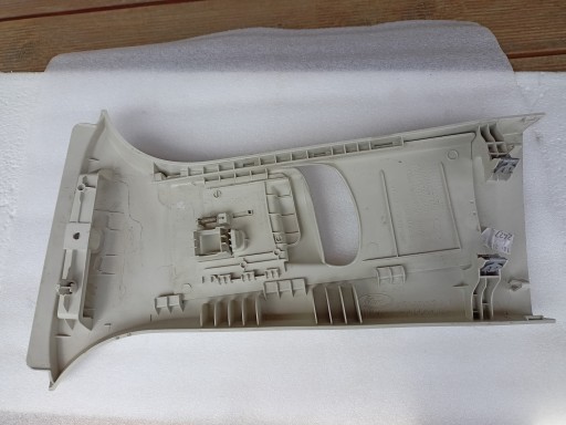 Правая стойка, крышка, накладка стойки центральная, Focus mk3
