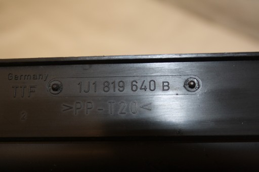КОРПУС САЛОННОГО ФИЛЬТРА A3 8L GOLF IV 1J1819640B