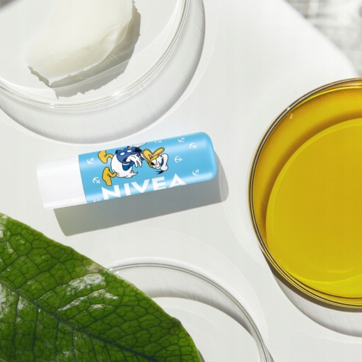 Ухаживающая губная помада NIVEA Donald Duck Disney Edition 4,8 г