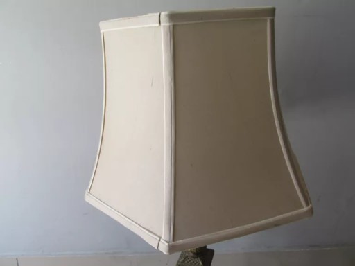 LAMPA Z ABAŻUREM 72CM