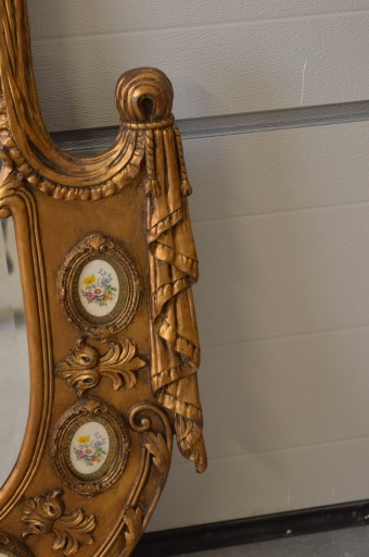 LUSTRO HERBOWE + 6 MEDALIONÓW PORCELANOWYCH BOGATE