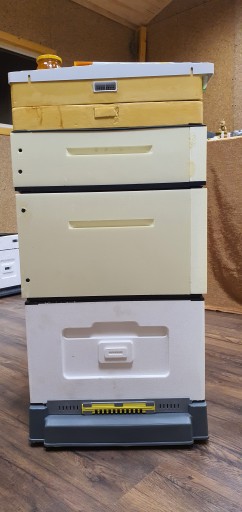 ул. ВЕЛКОПОЛЬСКИ 10р, стиродур xps700, самый твердый.