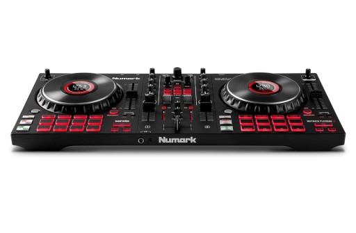 Цифровой USB-DJ-контроллер Numark Mixtrack Platinum FX с аудиоинтерфейсом