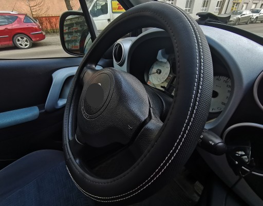 Na kierownice Opel Insignia Vectra Zafira Mokka Meriva skóra perforowana X