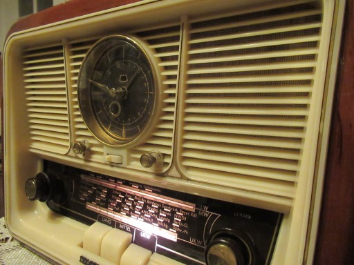 Радио Telefunken Jubilate 55 с часами