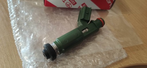 ВПРЫСОК DENSO AVENSIS CELICA COROLLA 1.8 23209-22040