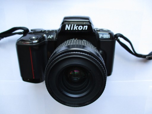 Nikon F-601 + Nikon AF Nikkor 35-80 мм 1:4-5.6D