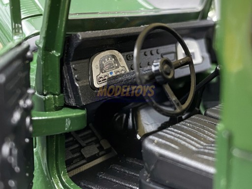 Toyota FJ 40 с жесткой крышей, масштаб 1:24, Motormax 79323