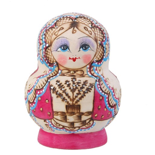 Русская матрешка, раскрашенная вручную.