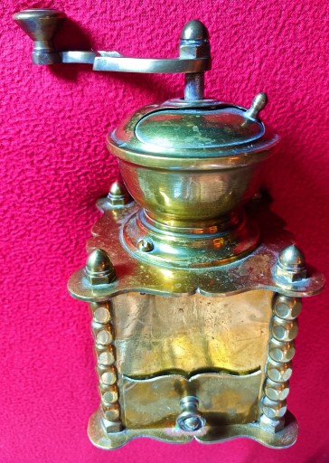 СТАРАЯ кофемолка с рукояткой, латунь, 1,1 кг ЛАТУНЬ