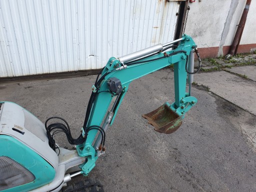 Мини-микроэкскаватор Kobelco SS1 типа JCB, вес 343 кг, 19 900 злотых нетто.