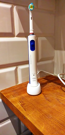 ПОДСТАВКА ДЛЯ ГОЛОВКИ И ЩЕТКИ ORAL-B