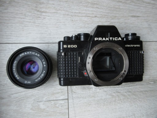 APARAT PRAKTICA B200 Z OBIEKTYWEM PENTACON PRAKTICAR 1:2,4 UNIKAT REAL FOTO